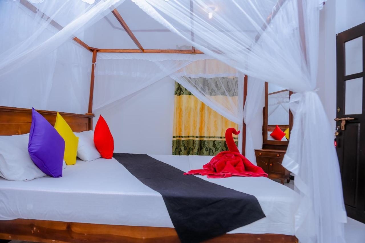 Bed and Breakfast Sajana Ocean Hill à Mirissa Extérieur photo