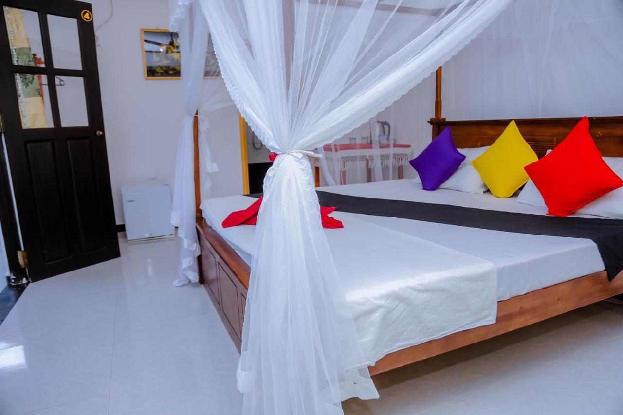 Bed and Breakfast Sajana Ocean Hill à Mirissa Extérieur photo