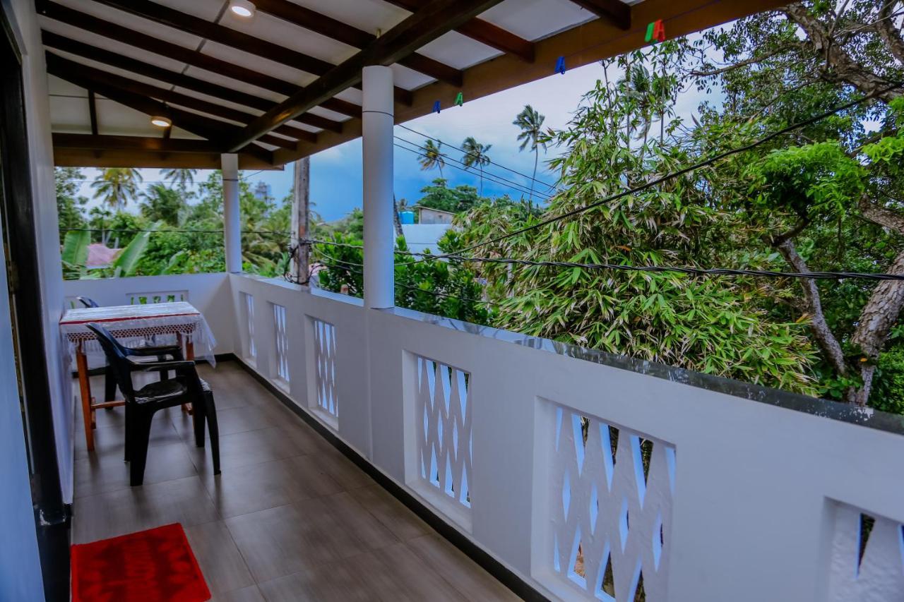 Bed and Breakfast Sajana Ocean Hill à Mirissa Extérieur photo