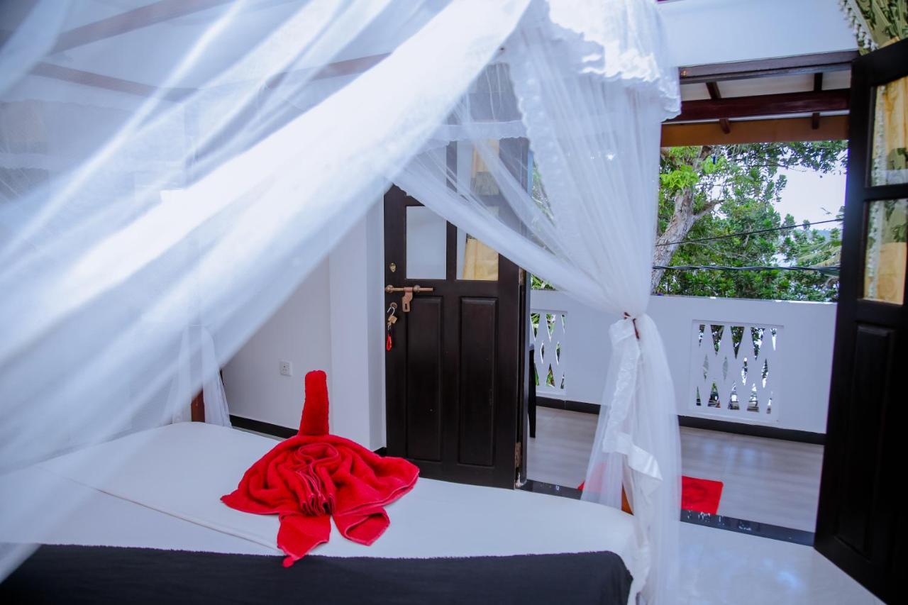 Bed and Breakfast Sajana Ocean Hill à Mirissa Extérieur photo