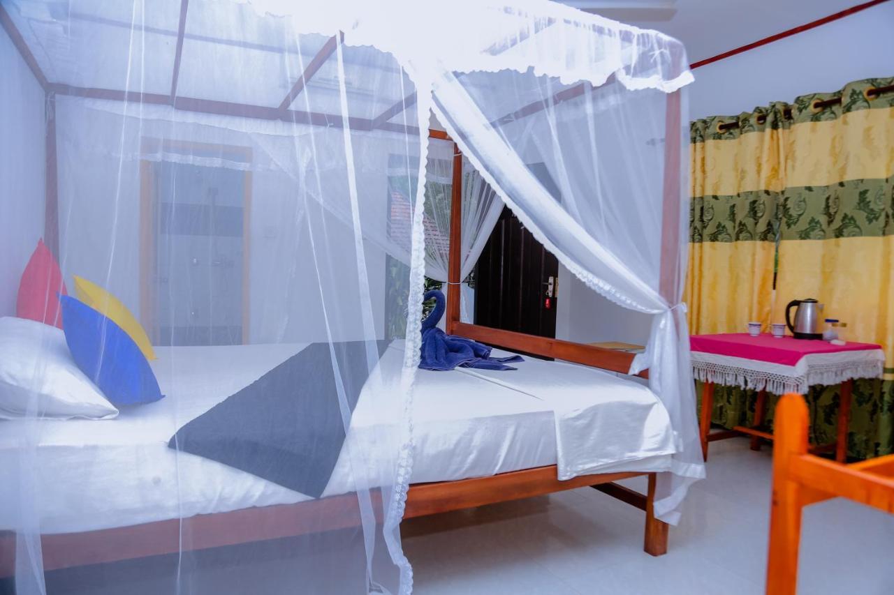Bed and Breakfast Sajana Ocean Hill à Mirissa Extérieur photo
