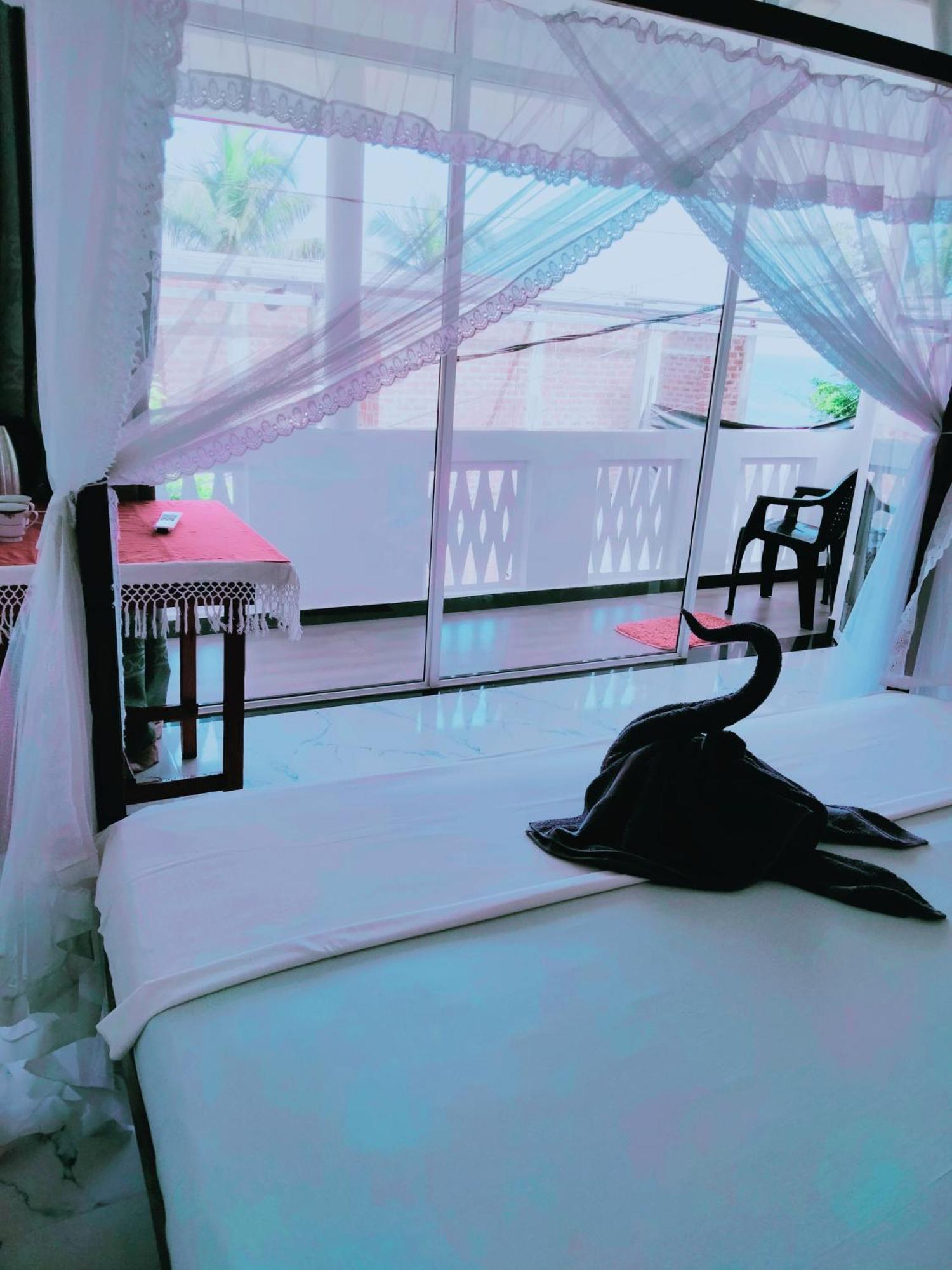 Bed and Breakfast Sajana Ocean Hill à Mirissa Chambre photo