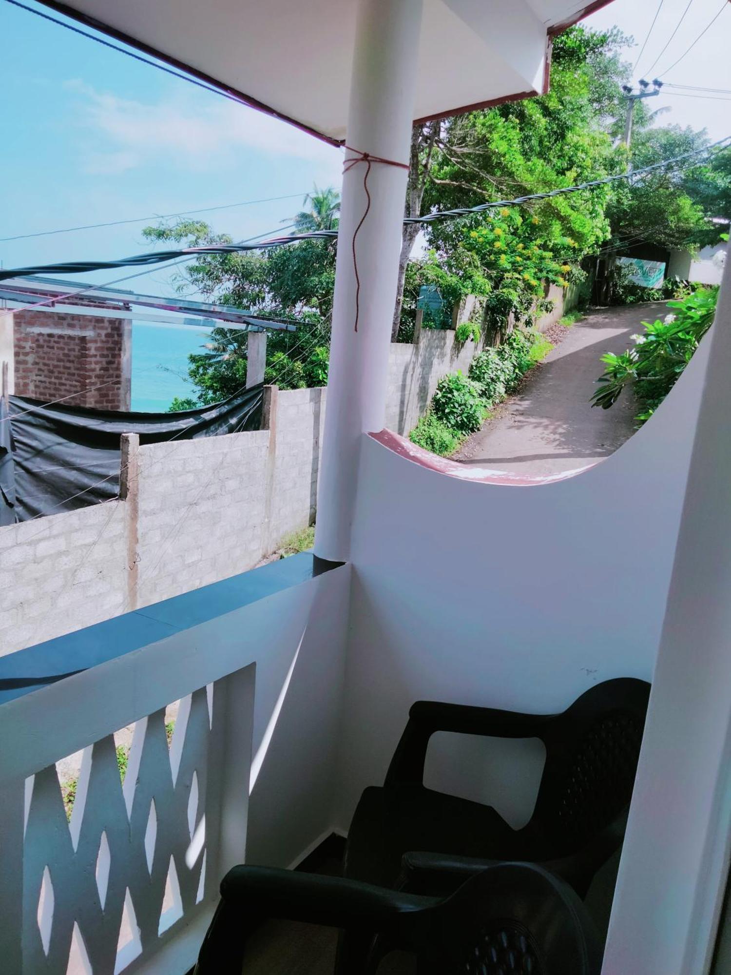 Bed and Breakfast Sajana Ocean Hill à Mirissa Chambre photo