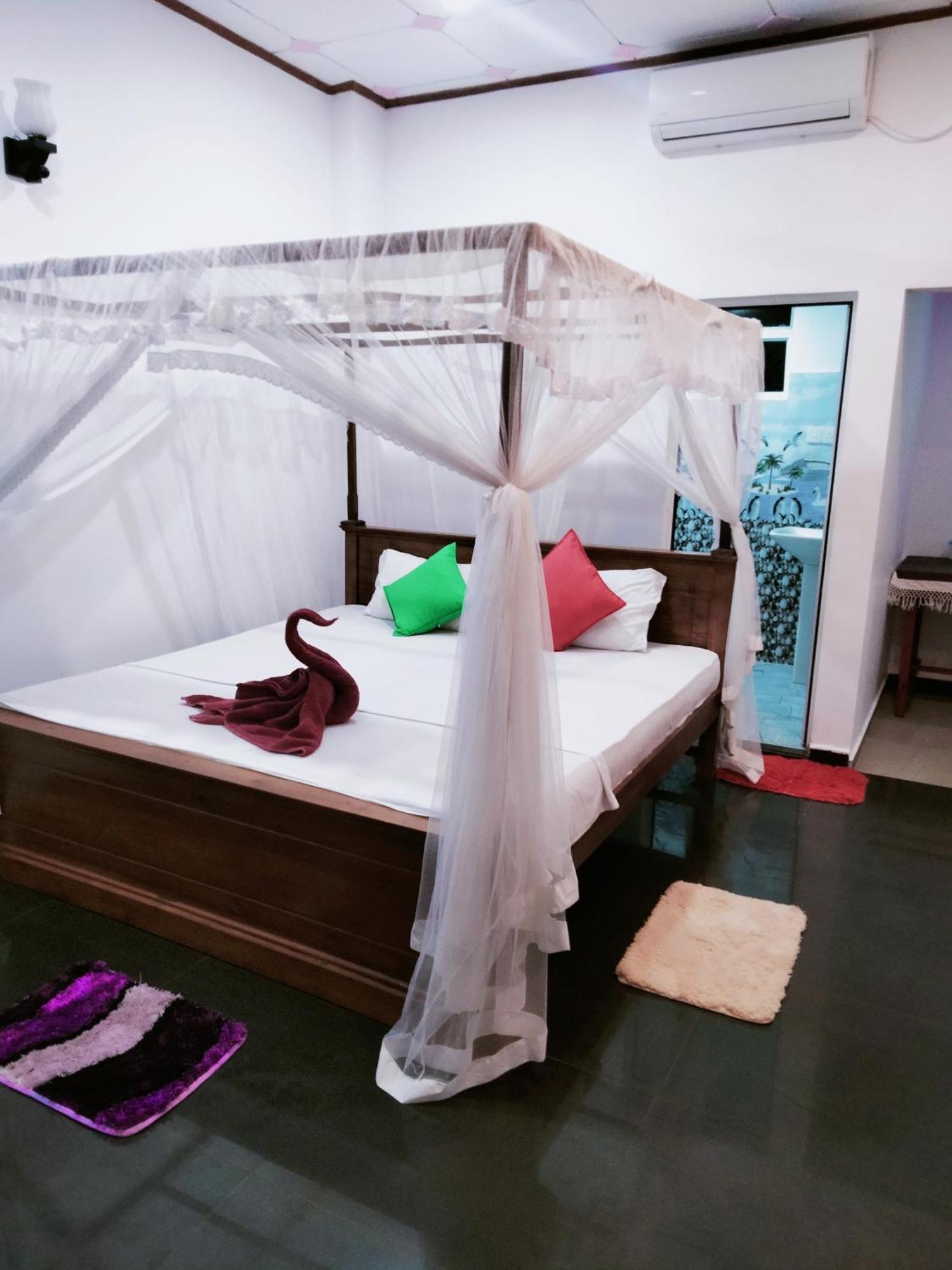 Bed and Breakfast Sajana Ocean Hill à Mirissa Chambre photo