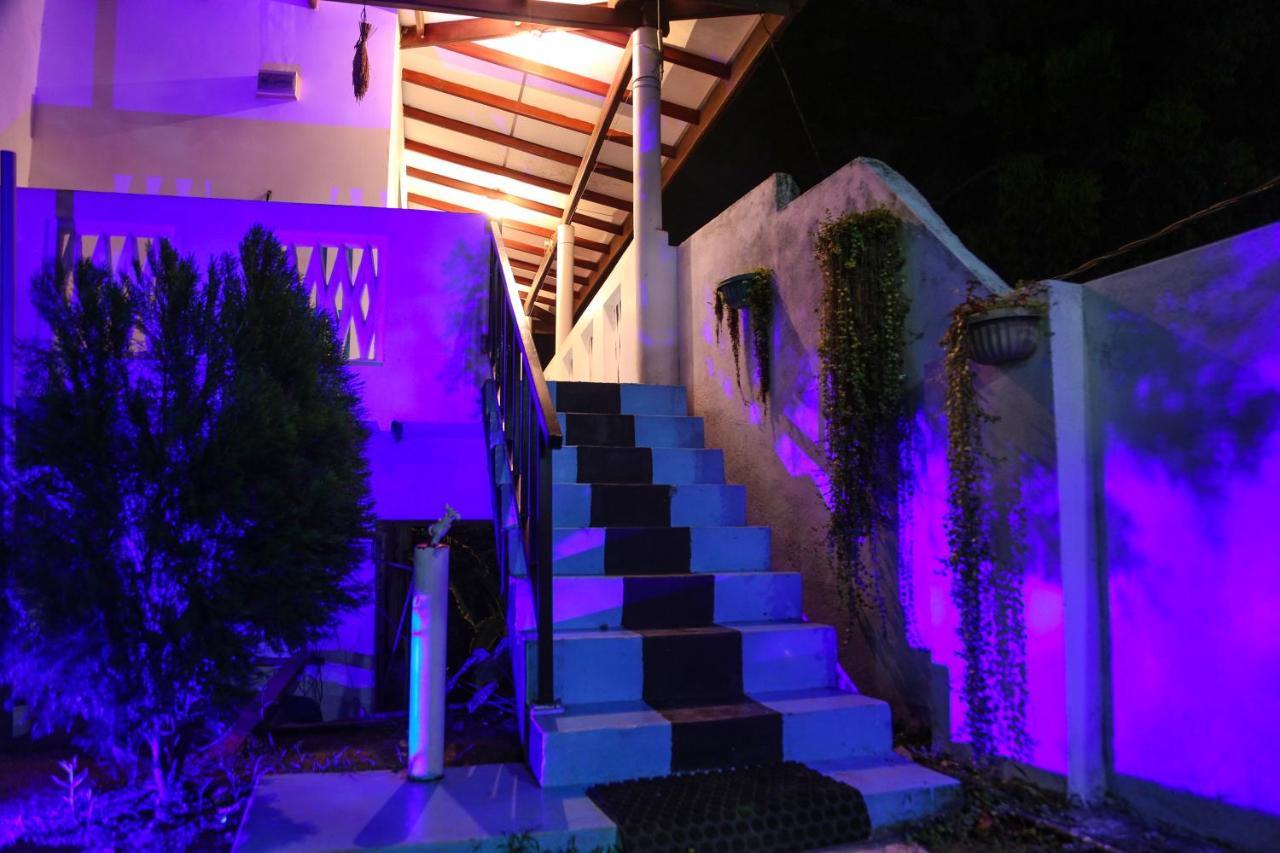 Bed and Breakfast Sajana Ocean Hill à Mirissa Extérieur photo